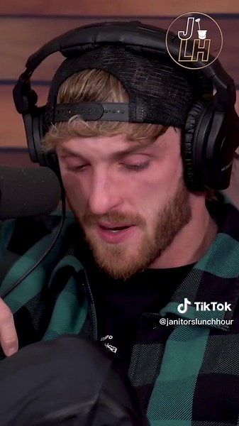 Logan Paul shares emotional moment and cries with the Impaulsive boys on the time a fan shared a note with Logan on the plane 🥲 #loganpaul #impaulsive #impaulsiveclips #loganpaulclips #mikemajlak #georgejanko #emotional #tears