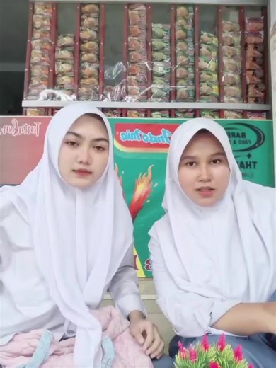 senyuman nya itu loh yg bikin candu🤭 #fypシ #madurapride #sumenep #kotakeris #warmindo