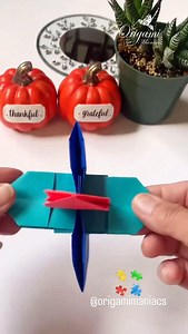 134 reactions · 42 shares | Amazing origami puzzle with just 6 pieces. Fold it and test your abilities. Satisfaction guaranteed. #origamimaniacs #origami #paperfolding #origamiart #papercrafts #origamitutorial #puzzletime #puzzle #rompecabezas | Origami Maniacs | Facebook