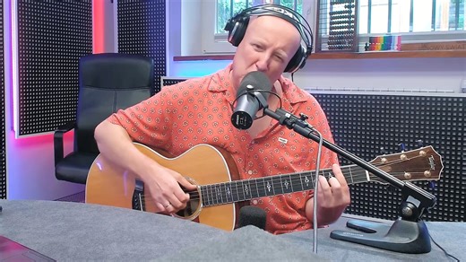 "Łysa piosenka". | Piotr Bukartyk