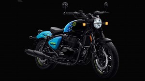 Royal Enfield Shotgun 650 Production Bike Makes Its First Appearance