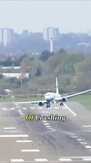 Akinola | Aviator✈️🇳🇬 on Instagram: "Planes land at an angle because of crosswind. When wind blows from the side, pilots point the nose into the wind (called crabbing) so the aircraft stays aligned with the runway. Just before touchdown, they straighten the wheels and land safely. It looks dramatic, but it’s a normal and smart safety technique. ✈️ #aviation #aviationlovers #avgeek #aviationsafety #civilaviation #aviationdaily #aviationdaily #instagood #aircraft #aviationphotography"