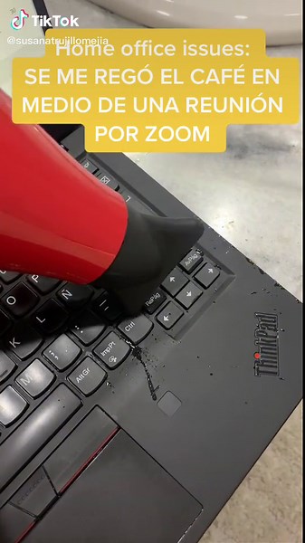 Jueeee puuuu taaaaaa #homeoffice #homeofficechallenge #homeofficelife #auxilio #coffee #computer #sos #trend #soloami #lademalas #chiste #sendhelp