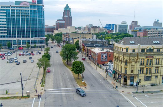 22-year-old Milwaukee man identified as fatal Water Street victim