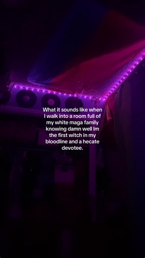 Im making history my loves 🔮✨ #witchtok #hecatedevotee #hecatecabin #hekate #foryoupage
