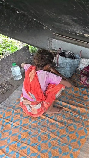 respect old age people |poor old people | eating food |emotional helping video |#shorts #shortsfeed