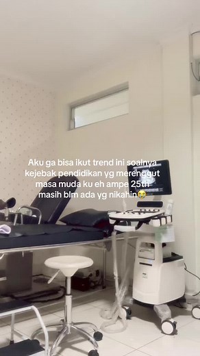 Exploring a Medical Examination Room Setup