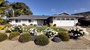 Living in the Lake San Marcos Neighborhood of Lake San Marcos, CA