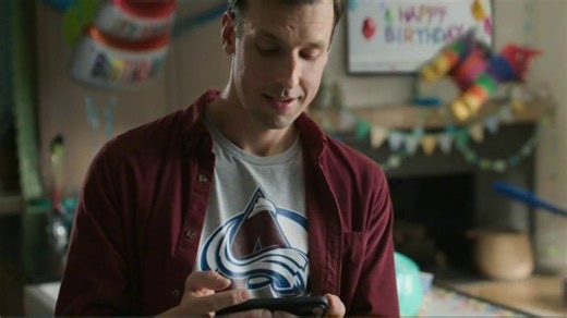 NHL App TV Spot, 'Piñata'