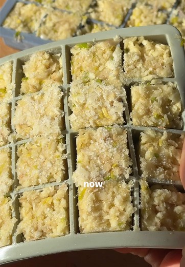 Freeze Garlic Minced Cubes for Easy Cooking