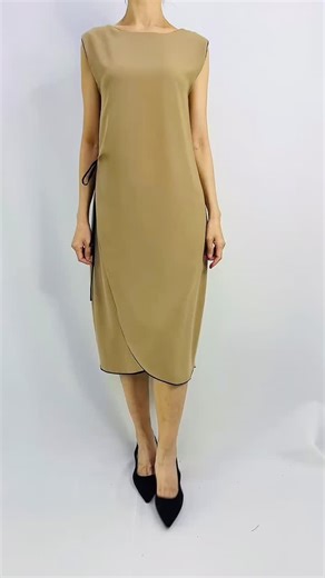 LVER on Instagram: "| The Liz Reversible Dress offers exceptional versatility with two distinct colour combinations in one piece.Wear it front-to-back or inside out to create multiple looks from a single garment. One side features elegant D-ring detailing, while the reverse showcases a refined self-fabric tie closure. This sophisticated wrap dress is available in store and online now. #asymmetryaddsedge #versatilitybringsfreedom #lverinternational #supportlocal #singaporefashion"