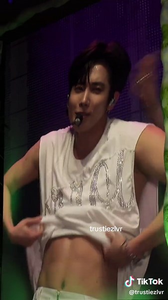 Tinnitus Dance Performance by Taehyun at TXT Concert