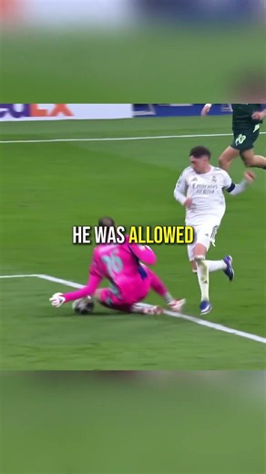 Man City's defense is absolutely horrible 💀😭