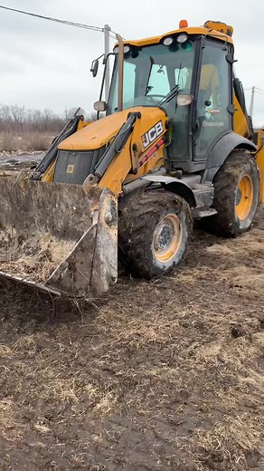 Explore the JCB 102G Backhoe Loader in Action
