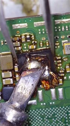 trick to desoldering IC #repair #soldering