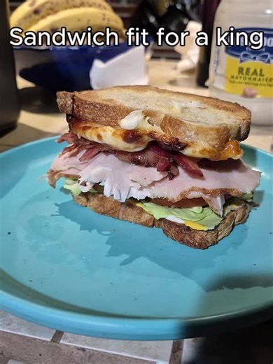 Sandwich fit for a king #yumbo #yumdotcom #turkeysandwich #godimlonely #newyears2026