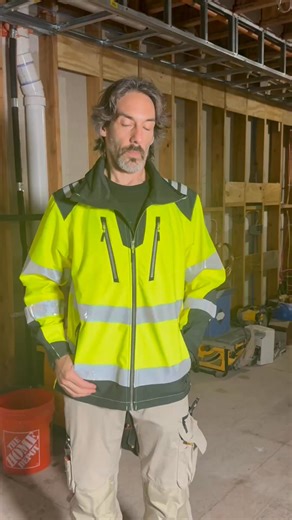 3 comments | SPOTLIGHT 2/3 – the 4788 Hi-Vis Softshell Jacket: Windproof and water-resistant, but amazingly stretchy and breathable (no stiff, sweaty raincoat feel here!). It’s loaded with pockets and adjustable features (high collar, Velcro cuffs, removable hood) to fit the way you work. Stay flexible, stay comfortable, stay seen. GIVEAWAY THIS FRIDAY. | Blaklader | Facebook