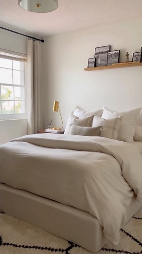 Interior Design Addicts on Instagram: "Minimalist frame over foundation design : @mywellihousedecor#Florida #USA #interiordesignaddicts • #interiordesign #bed #bedroom #reels #reelinstagram"