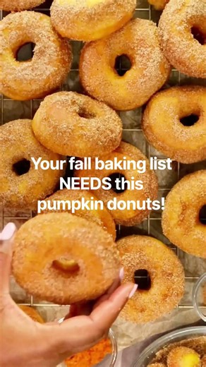 The only pumpkin donut recipe you need 🎃 #pumpkin #donuts #fallbaking