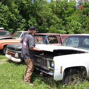 A guy bought this old chevy short box classic truck off the internet sight unseen. Let's see if we can get it running and driving again. Think it will start? #vgg #willitstart #chevy #revival #trucks #vgg #vicegripgarage | Vice Grip Garage
