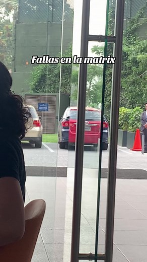 Cómo podemos explicar este suceso. 😂😂😂😂#fallasenlamatrix #paranormal #miedo #guatemala #matrix #fallas #terror #horror #curiosidades #miedoterror #humor #nosecreantodoloqueven