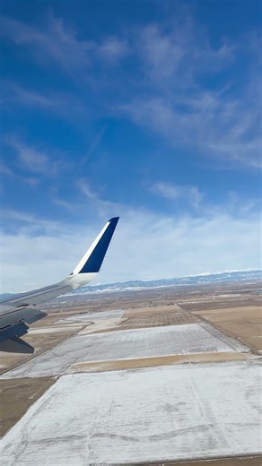 Smooth approach into Denver International Airport (DEN)