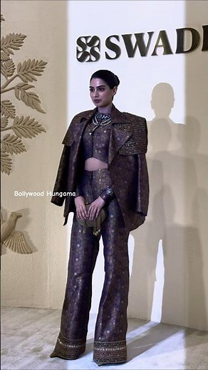 💣 STUNNING #khushikapoor attends #swadesh event in style #shorts