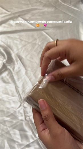 Discover the Cutest Coach Wallet You Need Today