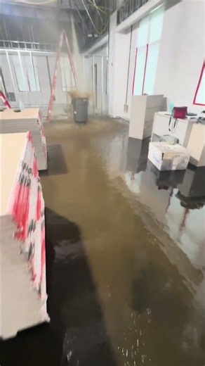 At least the trashcan was there #sprinkler #sprinklersystem #fail #flush #firesafety