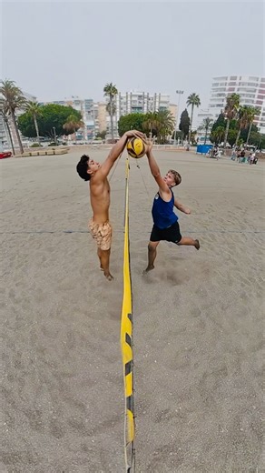 👆What a RALLY playing #BEACHVOLLEYBALL 🥶🏐 #volleyball #haikyuu #voleibol #volleyballplayer #voley
