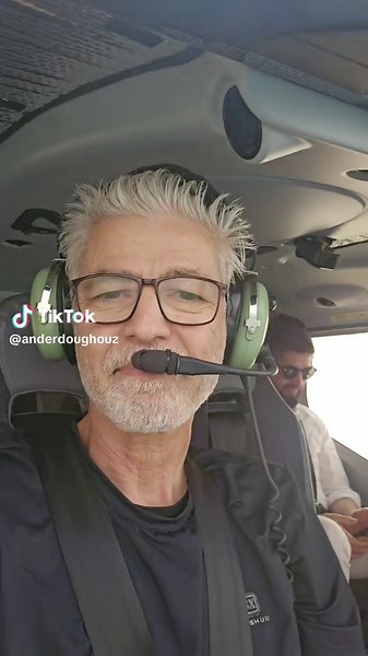 Trying to remember the duch language to talk with the pilot. #duch #language #fly #dubai