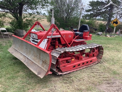 1961 International T5 Dozer | Construction