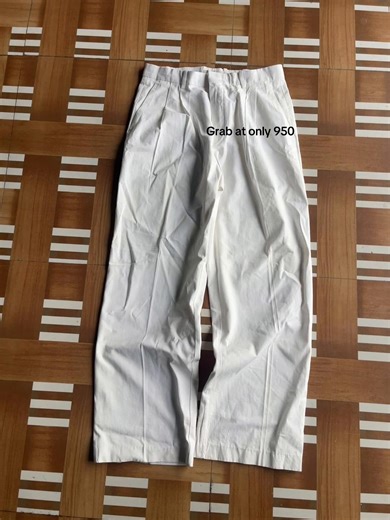 Thrift this white baggy pant at 950 only Delivery all over Nepal Cod available Condition : 9/10 Sizes available Dm to order #baggy #white #thrift #smallbusiness #tiktok