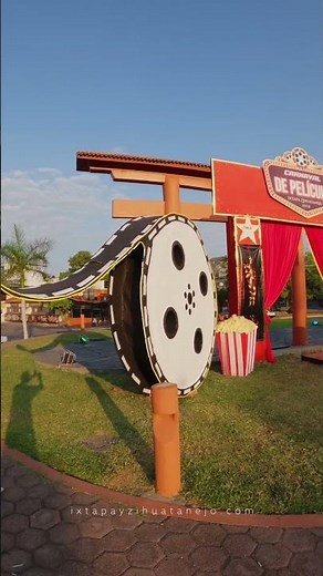 Hoy es el cierre del Carnaval #IxtapaZihuatanejo 2026 🍿🎥🎉🎭 🎶🎤💃🏽