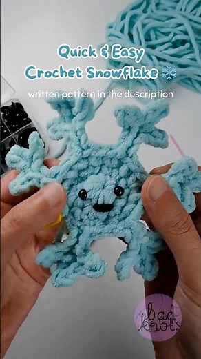 How To Crochet a Cute Easy Snowflake in Minutes ❄️