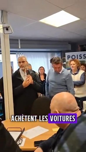 ➡️Dossier @Stellantis ✅De passage à la permanence, Brahim Aït Atmane, le chef de file de #FO, syndicat majoritaire à @Stellantis #Poissy détaille l’avenir du site de production dans les prochaines années. 👍Clair, net, factuel. | Karl Olive