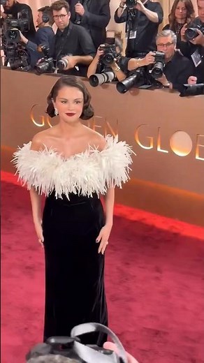 Selena Gomez Stunning Custom Chanel Look at the Golden Globes 2026 Brings Old Hollywood Glam