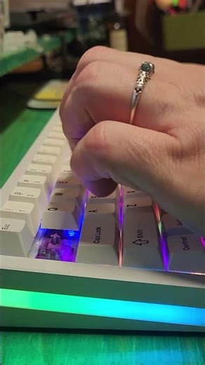 Yunzii AL66 with Akko Lavender Purple Pros