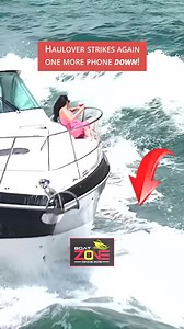 Girl Overboard Risk at Haulover Inlet !! Boat Zone | FastBoats Miami