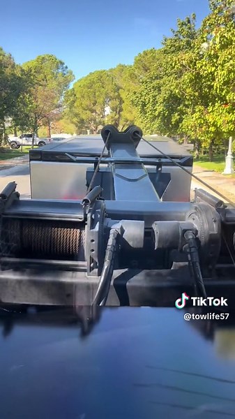 #tow #towlife #towtruck #towing #viralvideo #viral #viraltiktok #gruas #gruas24horas #gruasconestilo #lasvegastiktok #towingandrecovery #repo #repolife #towinglife #towinglifestyle #towaway #towawayzone #gruerosporsiempre #gruero @PrOtRpS @Ellys0315 @Yanaris @Aileen Diaz @Embakara UBIA CUVIA 🔴⚫️👑🤝 @Oskar0526 @user9152552214110