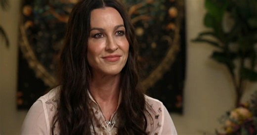 Alanis Morissette brings vulnerability to Las Vegas residency: "This is healing for me"