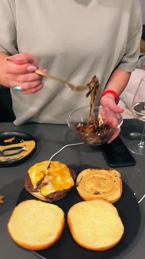 How to Make Delicious Homemade Burgers