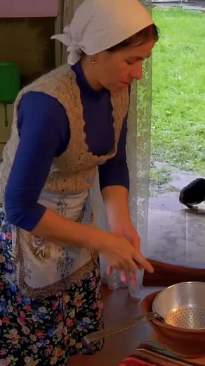 Woman Living Alone in the Mountains: Cooking Tips & Daily Life