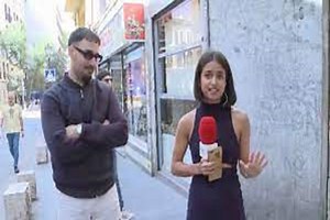 Une journaliste agressée sexµellement en direct; la scène devient virale (vidéo) - YOP L-FRII