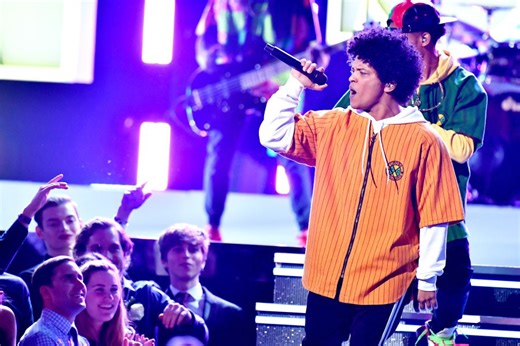 Bruno Mars announces on social media new album is complete