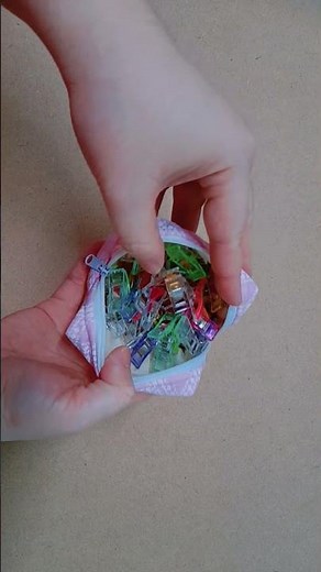 Tuesday Boxy bag Cosmetic Tutorial Makeup template PDF Download Sewing travel zipper quilting