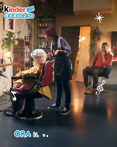 57K views · 89 reactions | Pronti a volare sulla Luna con Kinder Cioccolato? Segui il testo e canta la canzone insieme ai tuoi bambini. ‍ | Kinder | Facebook