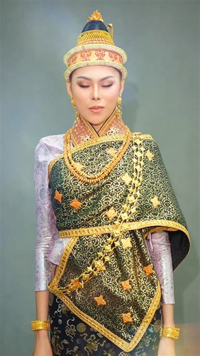 Linda Sirisopha, Miss Grand Laos 2025, Looks Stunning in Lao and Thai National Dresses to Promote Miss Grand International 2025 in Thailand . Credit: sulindar7 | Thai Culture to the World