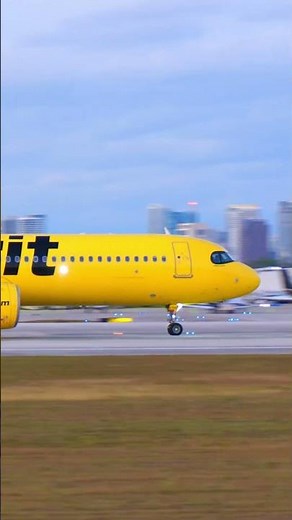 Full takeoff / Spirit Airbus A321-231