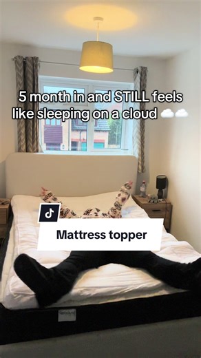 Mattress topper is still like a cloud 5 months in 😍 no need to buy a new one just yet 👀🫣 #mattress #mattresstopper #bed #comfort #tiktokmademebuyit